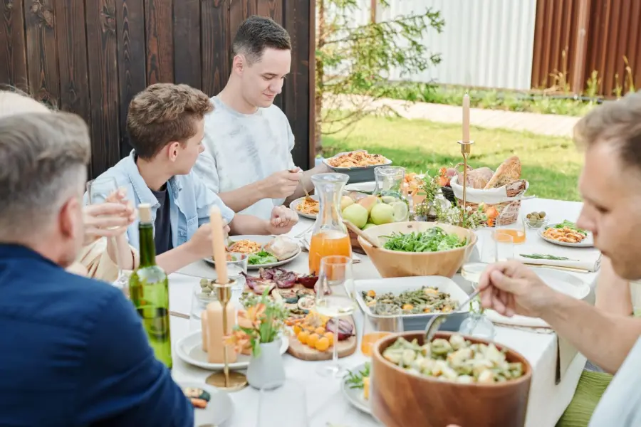 Mangiare insieme cambia la tavola: nuove abitudini per la famiglia